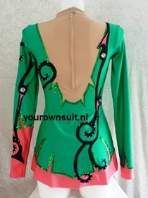 achterkant groen ritmisch gympakje met zwarte kringels_rhythmic gymnastic leotard