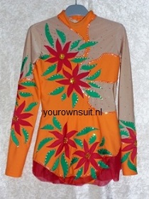 oranje ritmisch gympakje met rode bloemen_rhythmic gymnastic leotard