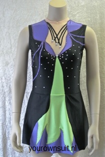 Voorkant Zwart met paars en groen ritmisch Gympakje_rhythmic gymnastic leotard