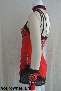 Zijkant Spaans rood ritmische Gympak_rhythmic gymnastic leotard