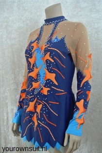 Zijkant blauw met oranje ritmische gympakje_RG pakje_rhythmic gymnastic leotard