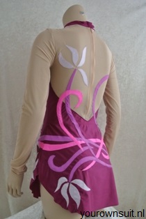 Achterkant paars ritmische gympakje_RG pakje_rhythmic gymnastic leotard