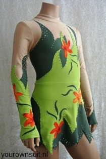 Zijkant mosgroen met oranje bloemen ritmische gympakje_RG pakje_rhythmic gymnastic leotard