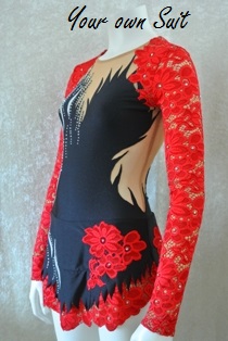 zijkant zwart met rood spaans ritmische gympakje_rg pakje_rhythmic gymnastic leotard_jurk van Kant_Lace dress