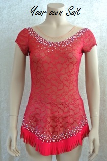 voorkant rode kanten ritmische gympakje_rg pakje_rhythmic gymnastic leotard_jurk van Kant_Lace dress