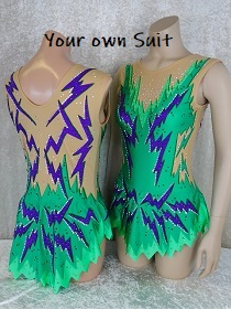 Voor- en achterkant van twee Groene Twirlpakjes met paarse zigzag, Twirl leotards