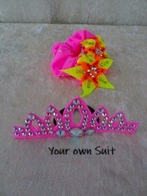 Een kroontje en een Scrunchie voor ritmische gymnastiek